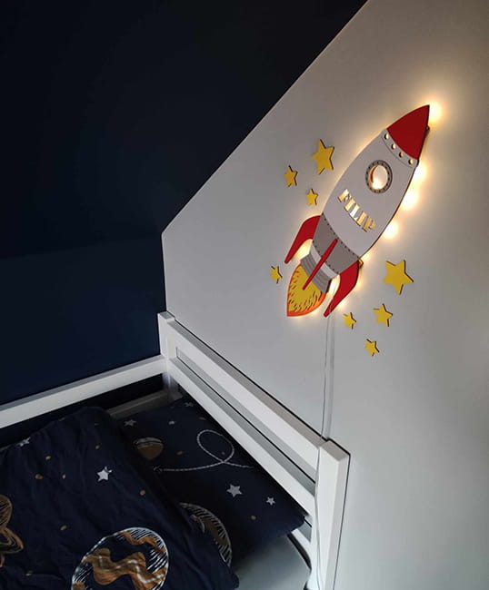 Ręcznie malowana lampka nocna Rakieta Kosmiczna.jpg